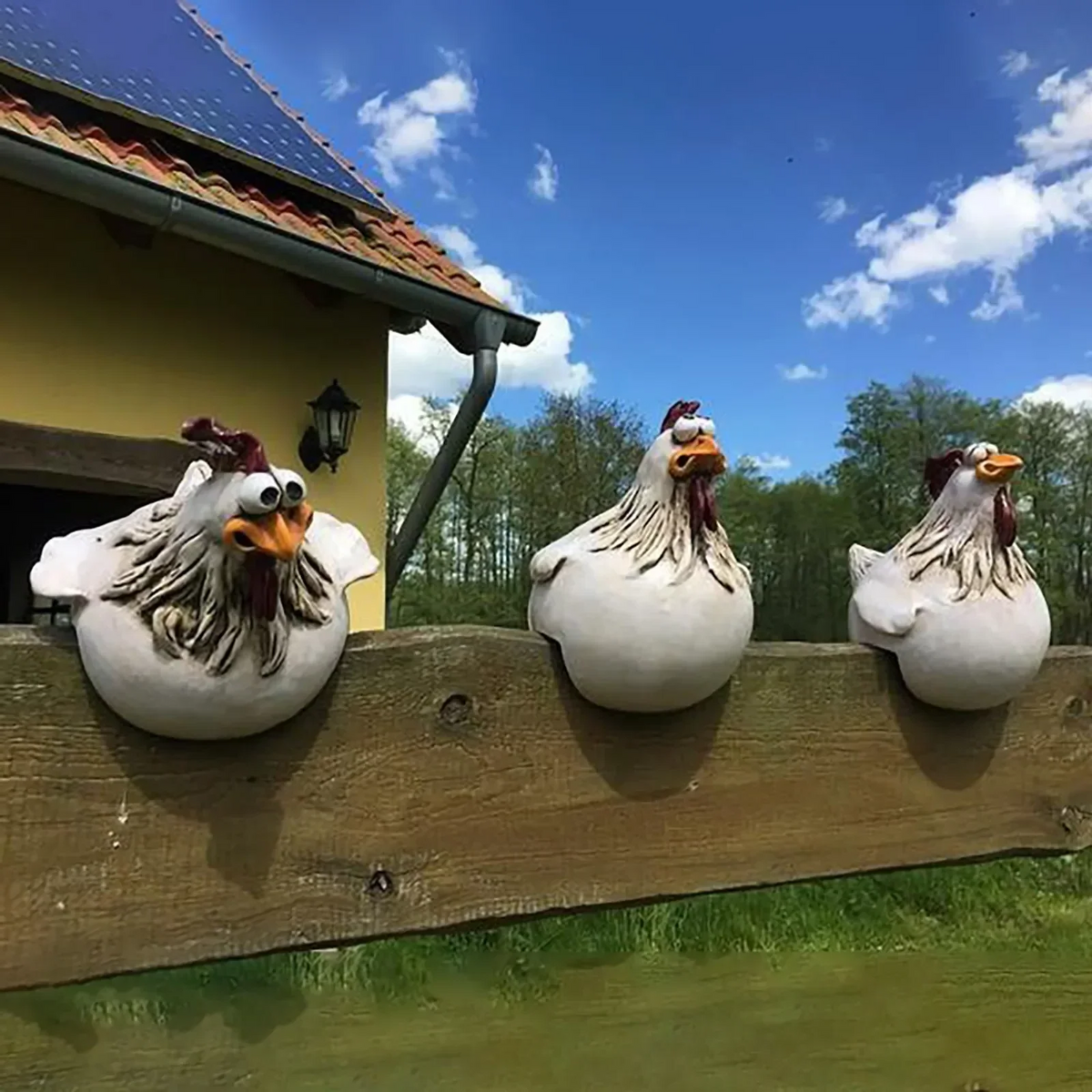 Whimsical Resin Statues for Garden Fence Decoration – Chicken Design