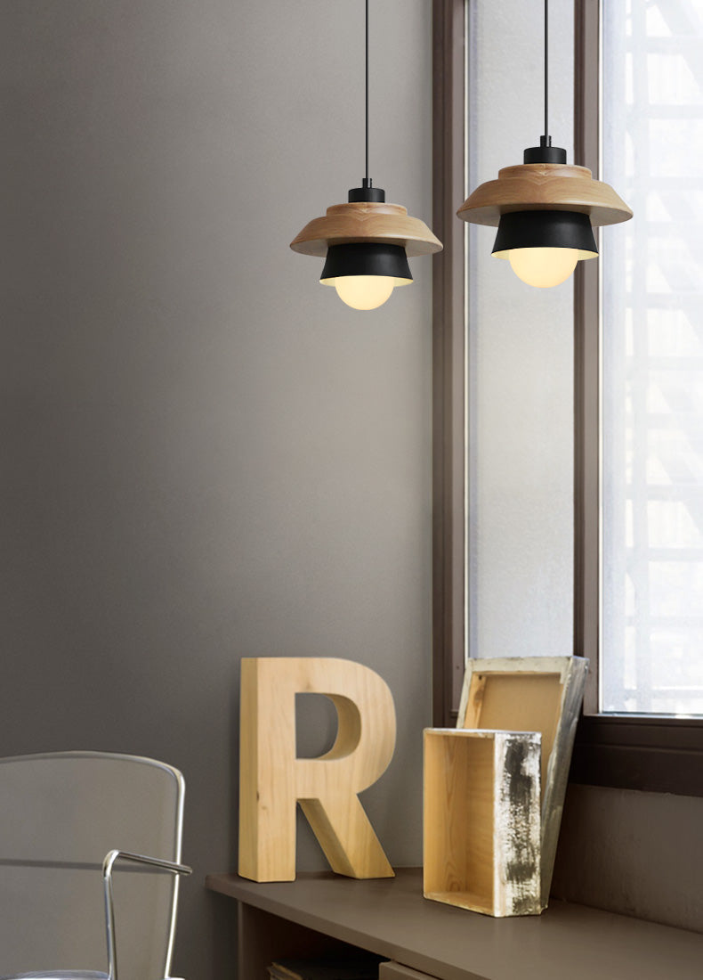 Wooden Pendant Light in Nordic Style