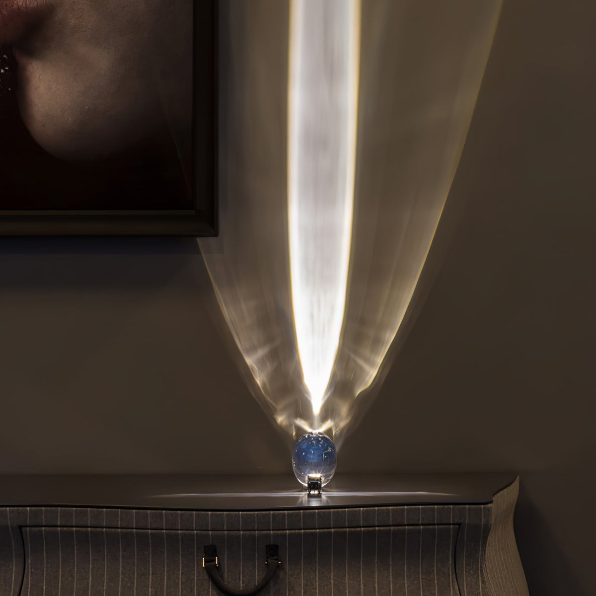 Warm Light Reflecting Crystal Lamp for Table Decor