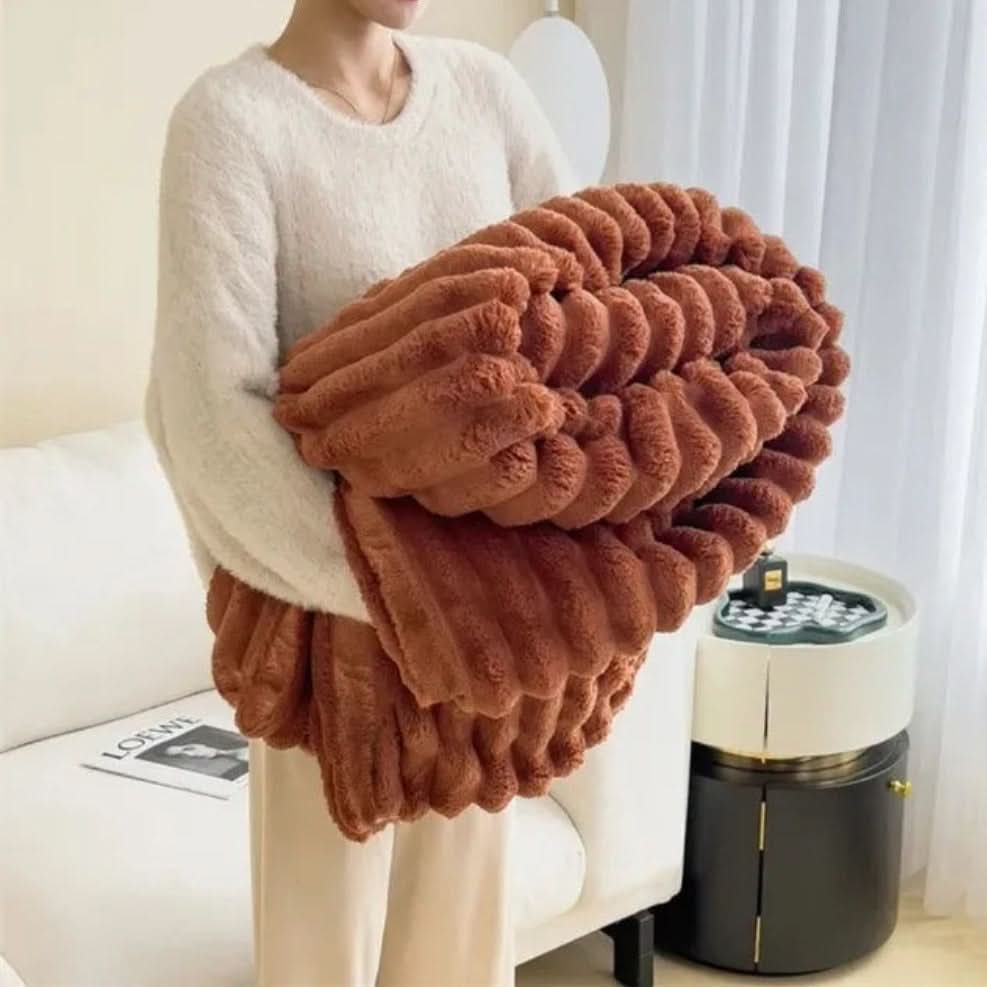 SereneWrap Plush Throw: Comfort and Style for Your Home