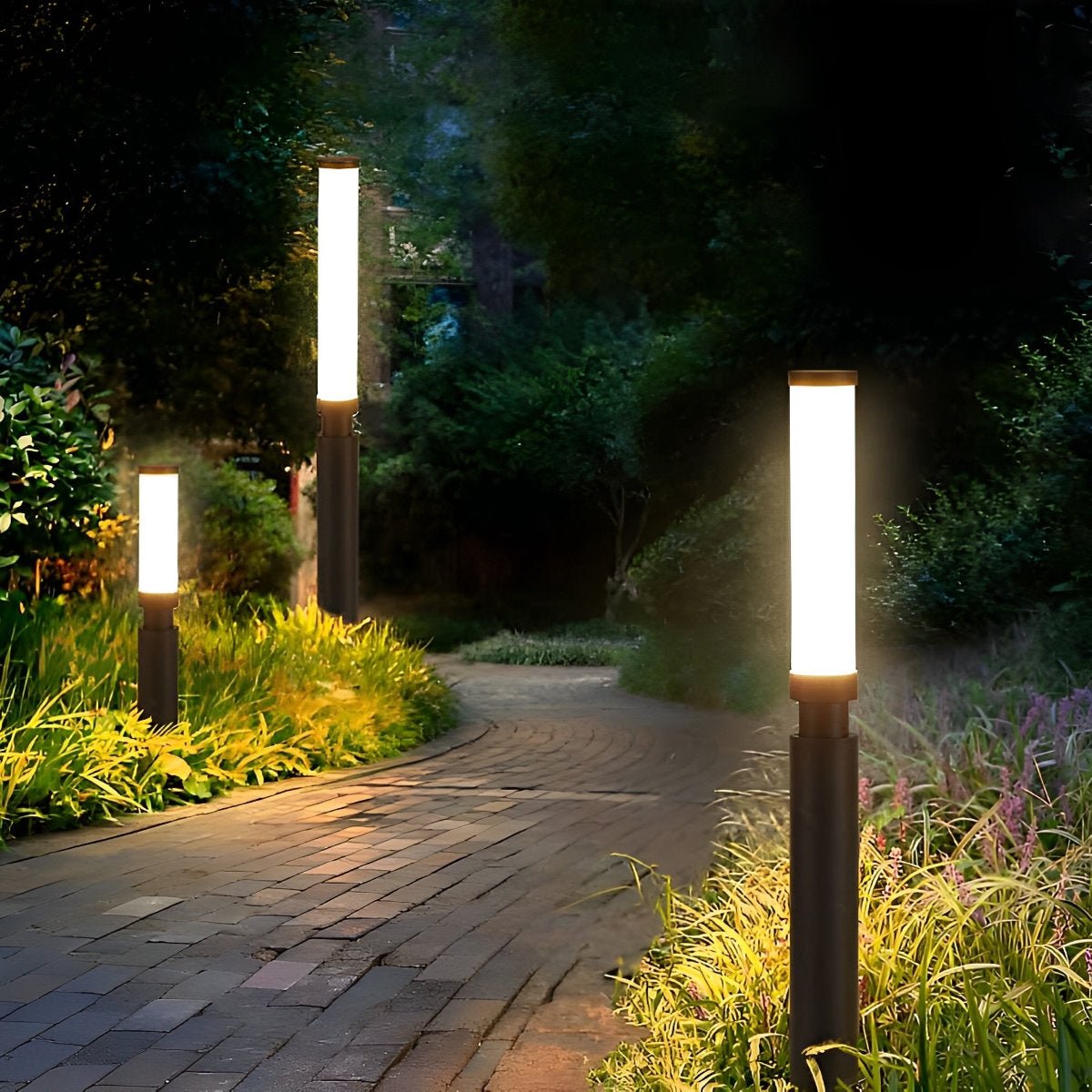 Sleek LED Garden Post Light | Weather-Resistant Aluminum Lamp
