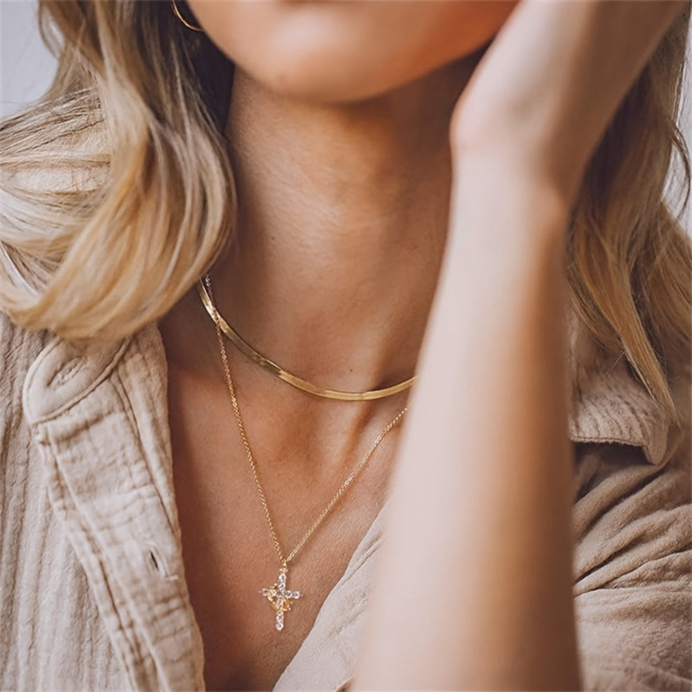 Elegant Faith-Inspired Cross Pendant Necklace for Mom