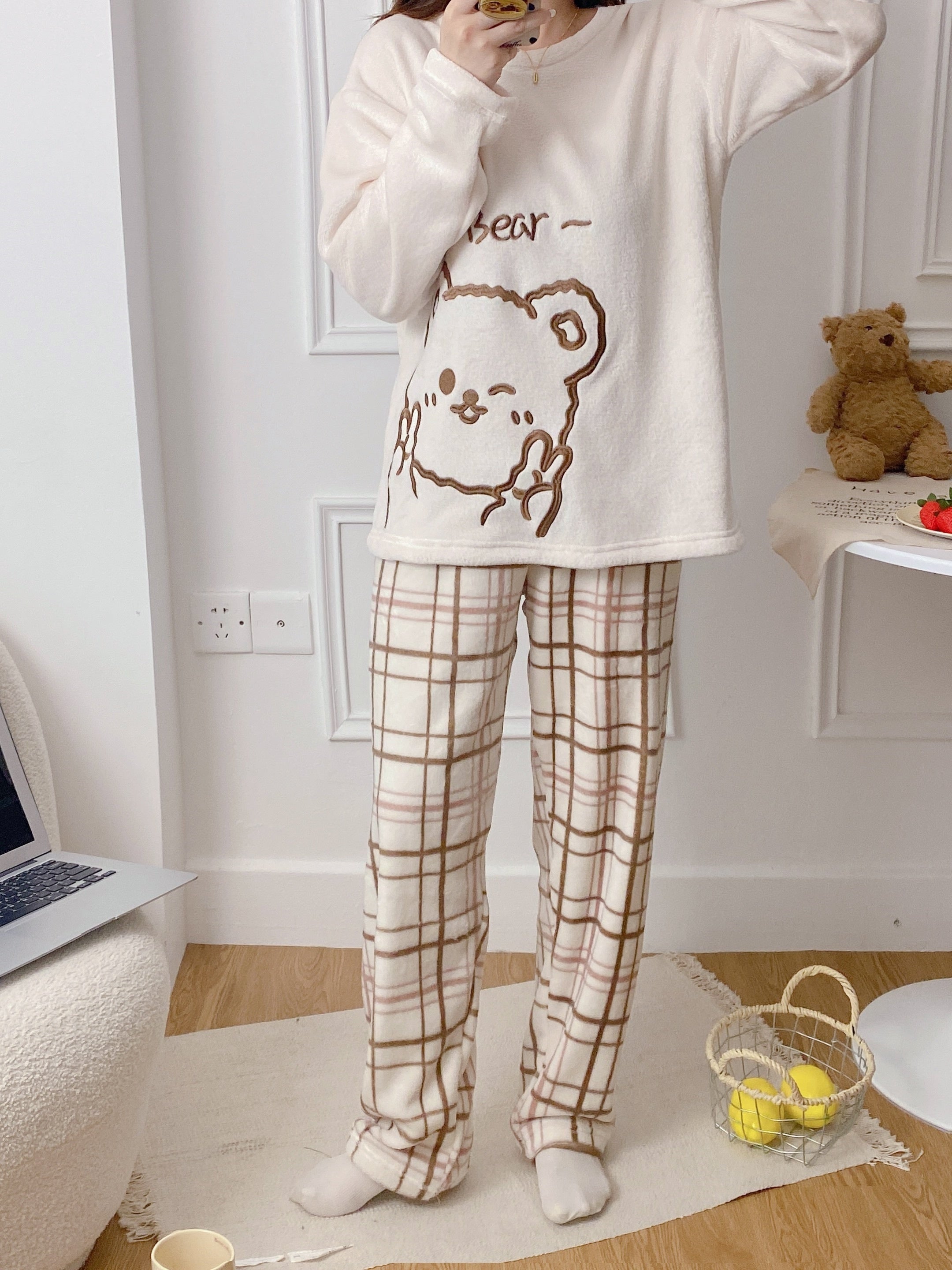 Women’s Fleece Pajama Set | Animal Prints | Warm and Cozy Comfort | Polyester