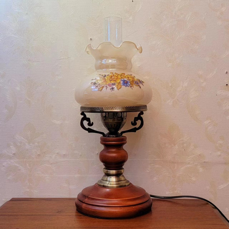 Heritage Glow Solid Wood Table Lamp with Classic Finish