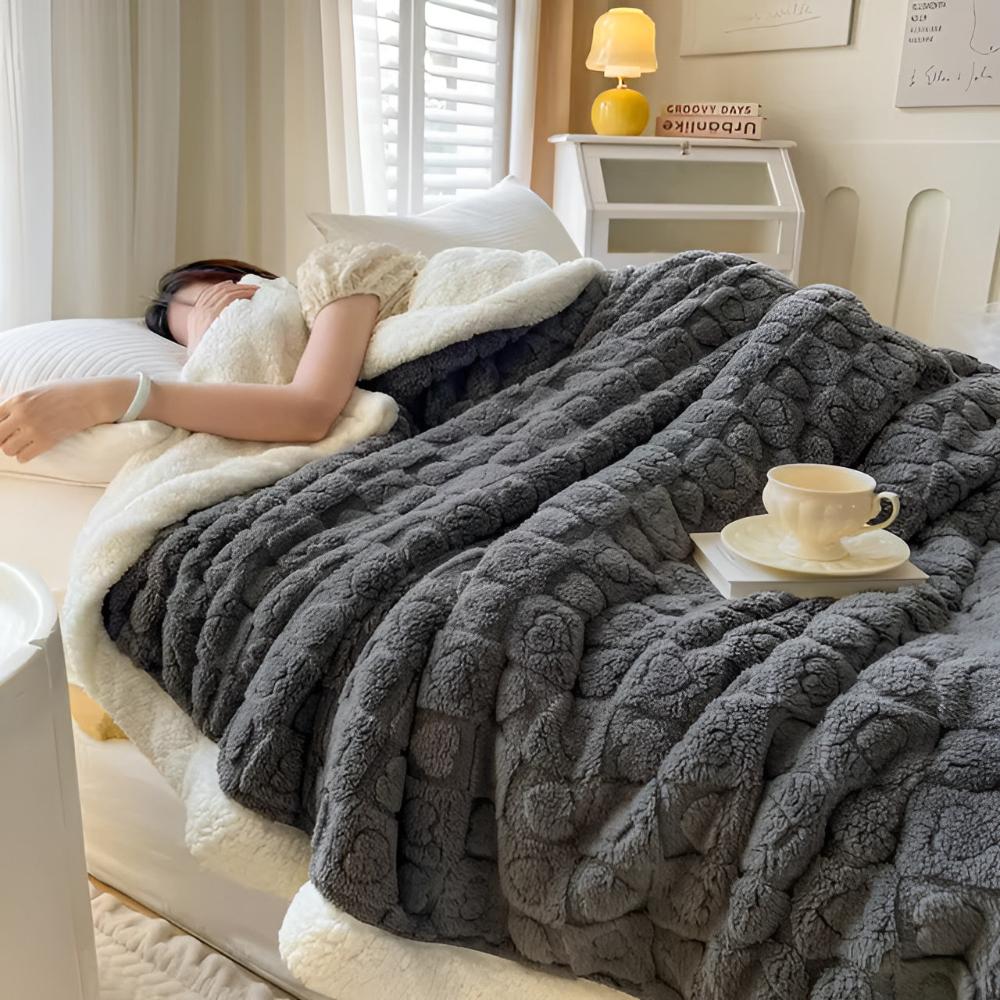 EmberNest Plush Sherpa Throw for Ultimate Comfort