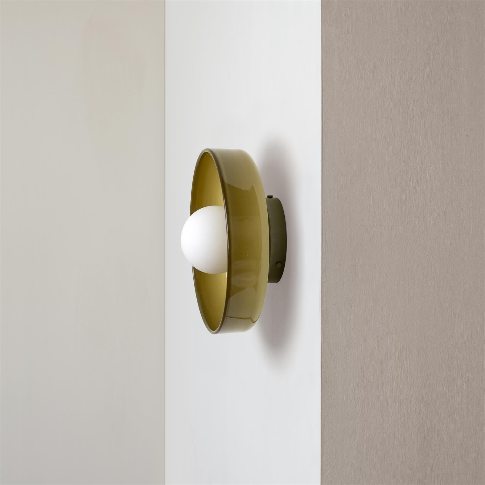 Sleek Round Ceiling Lamp for Stylish Spaces