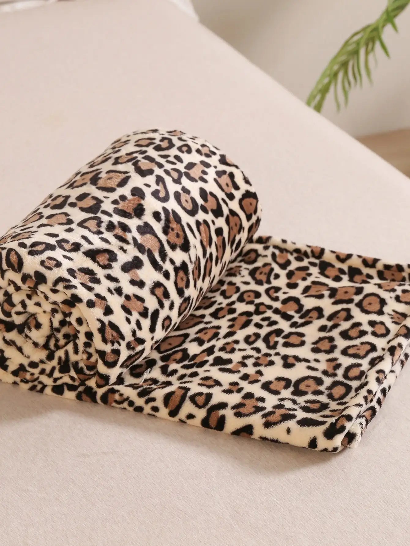 Fleece Blanket | Leopard Print | Soft and Lightweight Warmth | Polyester