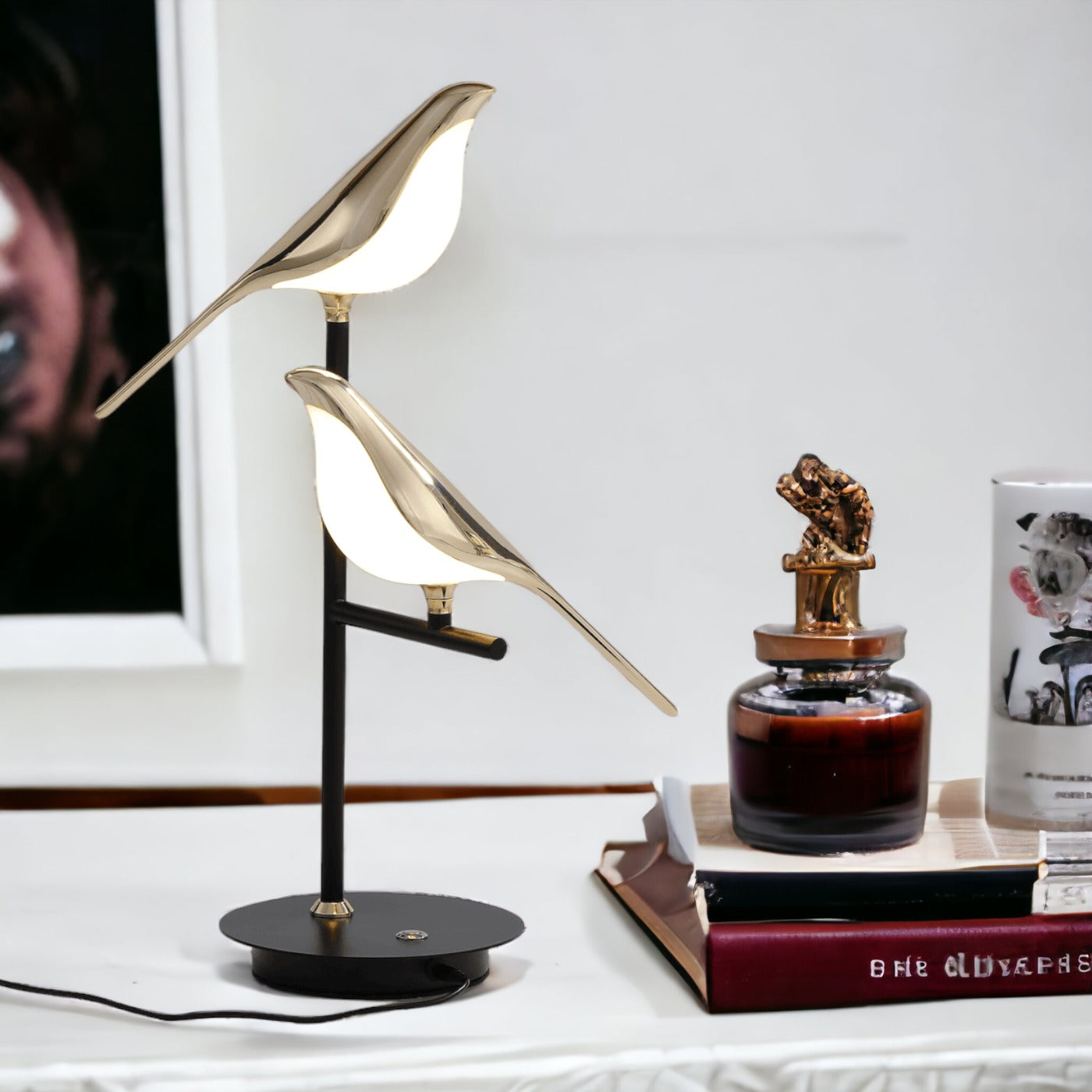 Dual-Bird LED Table Lamp | Postmodern Galvanized Golden Bird Design | Iron & Aluminum Materials | Energy-Efficient Lighting