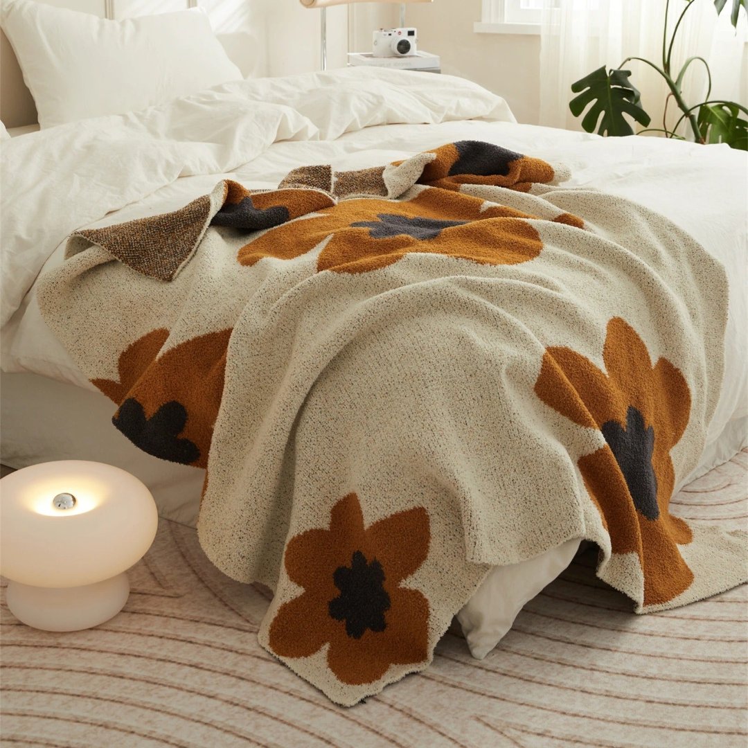 Throw Blanket | Floral Design | Cozy Warmth | Microfiber