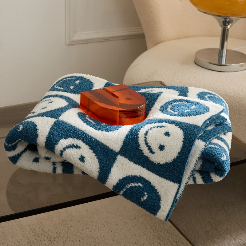 Smiley Face Blanket | Eye-Catching Design | Cozy and Warm Comfort | Polyester