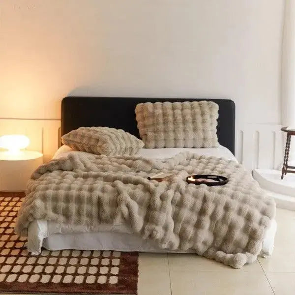 Cozy Throw Blanket | Anti-Pilling | Lightweight & Durable | Polyester Fleece