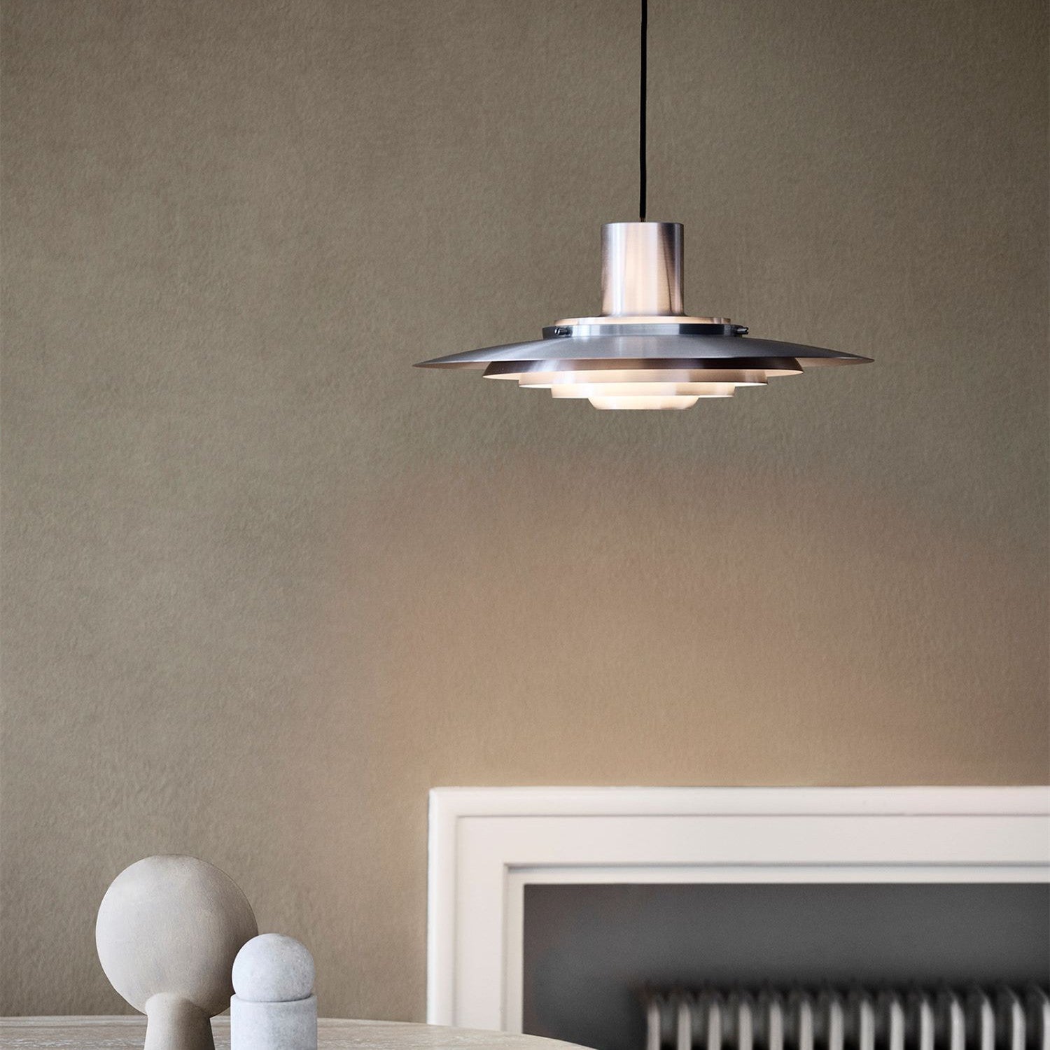 Sleek Modern LED Pendant Light for Dining Spaces