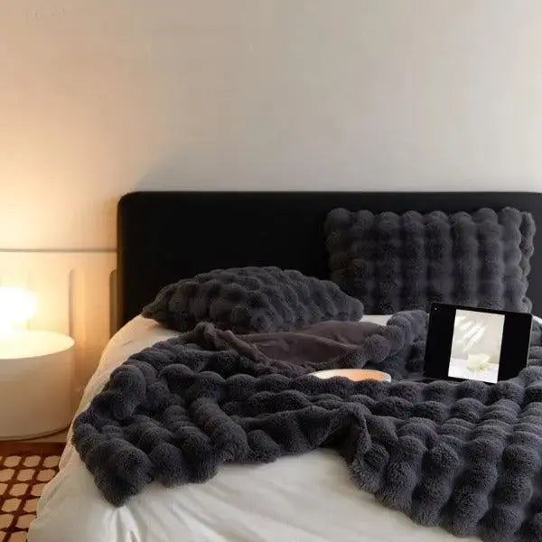 Cozy Throw Blanket | Anti-Pilling | Lightweight & Durable | Polyester Fleece