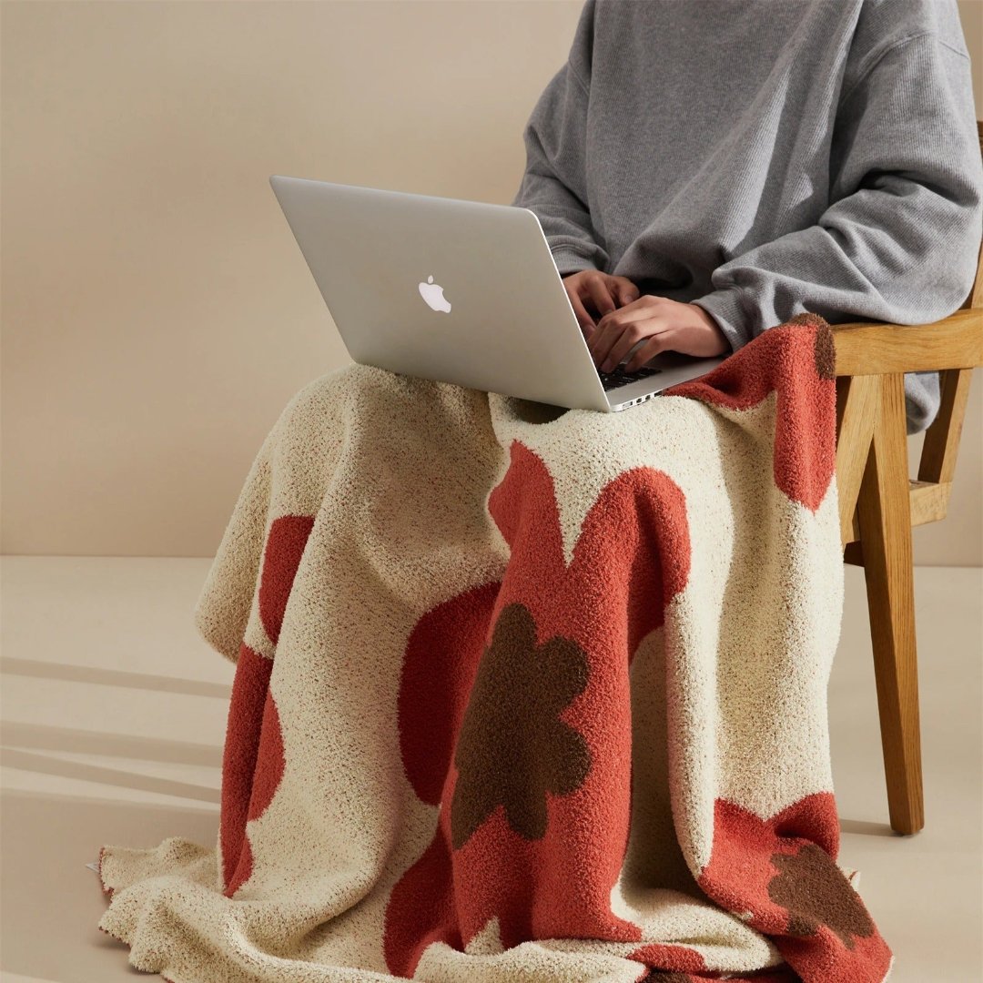 Throw Blanket | Floral Design | Cozy Warmth | Microfiber