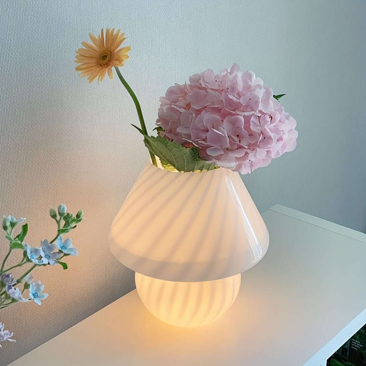 Elegant Artisan Glass Mushroom Lamp | USB Adjustable Light