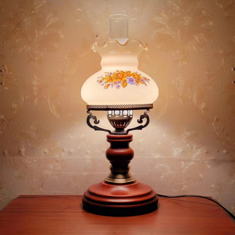 Heritage Glow Solid Wood Table Lamp with Classic Finish