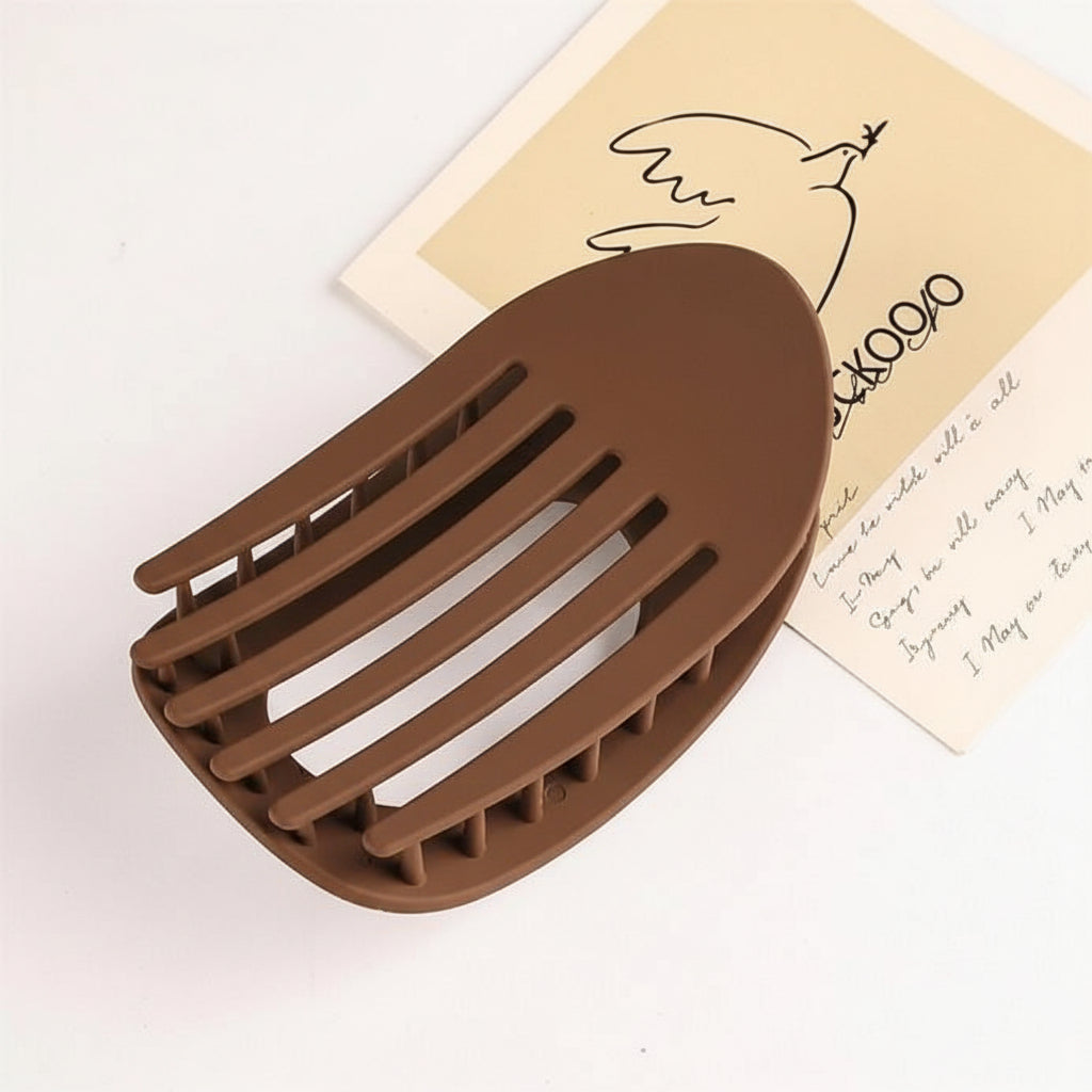Robust Plastic Hair Clip for Thick Locks with Reliable Grip