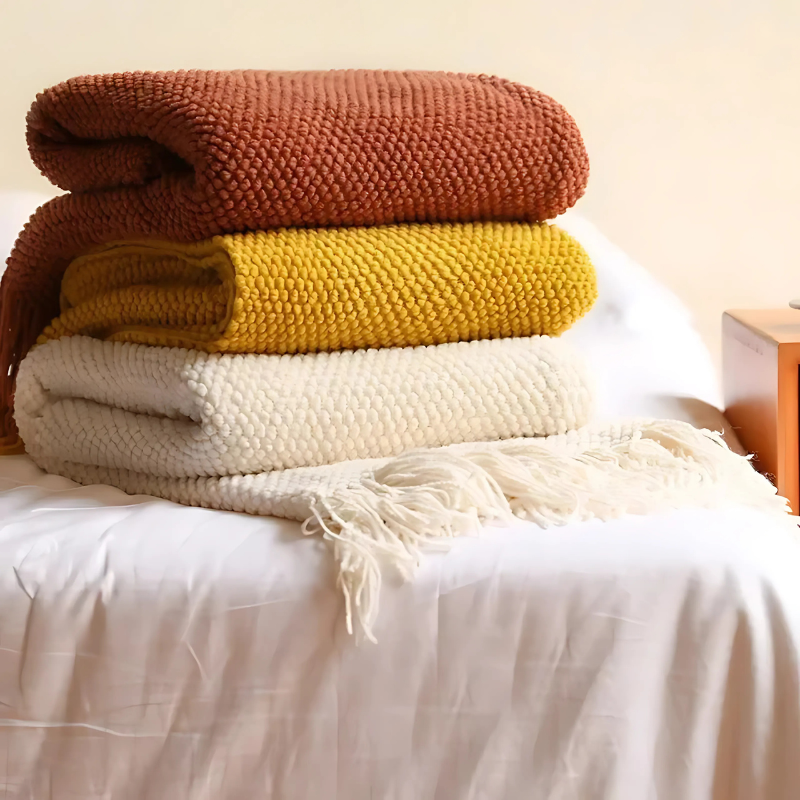 Alvryn — Soft Merino-Style Blanket with Stylish Fringes