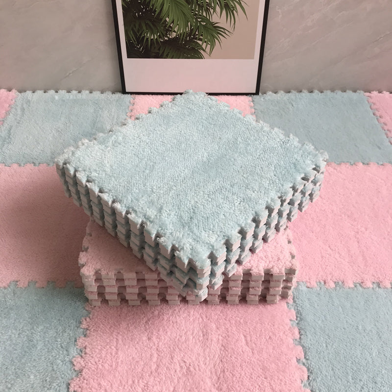 Fade Resistant Carpet Tile Solid Color Interlocking Carpet Floor Tile Gray-Pink Clearhalo 'Carpet Tiles & Carpet Squares' 'carpet_tiles_carpet_squares' 'Flooring 'Home Improvement' 'home_improvement' 'home_improvement_carpet_tiles_carpet_squares' Walls and Ceiling' 6744443