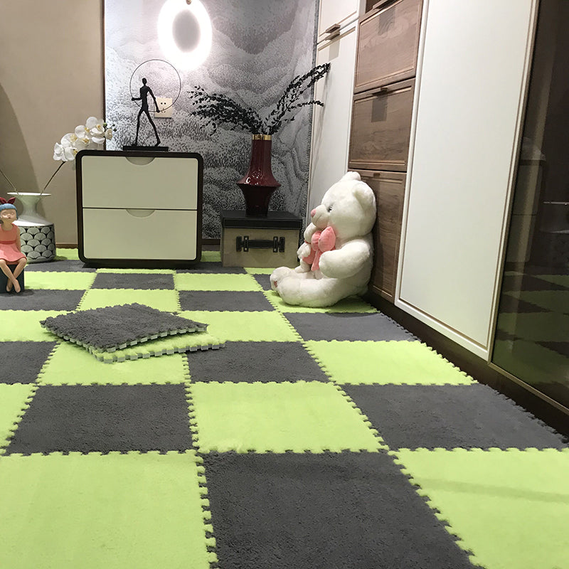 Fade Resistant Carpet Tile Solid Color Interlocking Carpet Floor Tile Gray-Brown-White Clearhalo 'Carpet Tiles & Carpet Squares' 'carpet_tiles_carpet_squares' 'Flooring 'Home Improvement' 'home_improvement' 'home_improvement_carpet_tiles_carpet_squares' Walls and Ceiling' 6744426