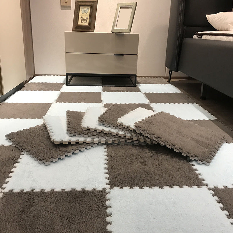 Fade Resistant Carpet Tile Solid Color Interlocking Carpet Floor Tile Gray-Red Clearhalo 'Carpet Tiles & Carpet Squares' 'carpet_tiles_carpet_squares' 'Flooring 'Home Improvement' 'home_improvement' 'home_improvement_carpet_tiles_carpet_squares' Walls and Ceiling' 6744432