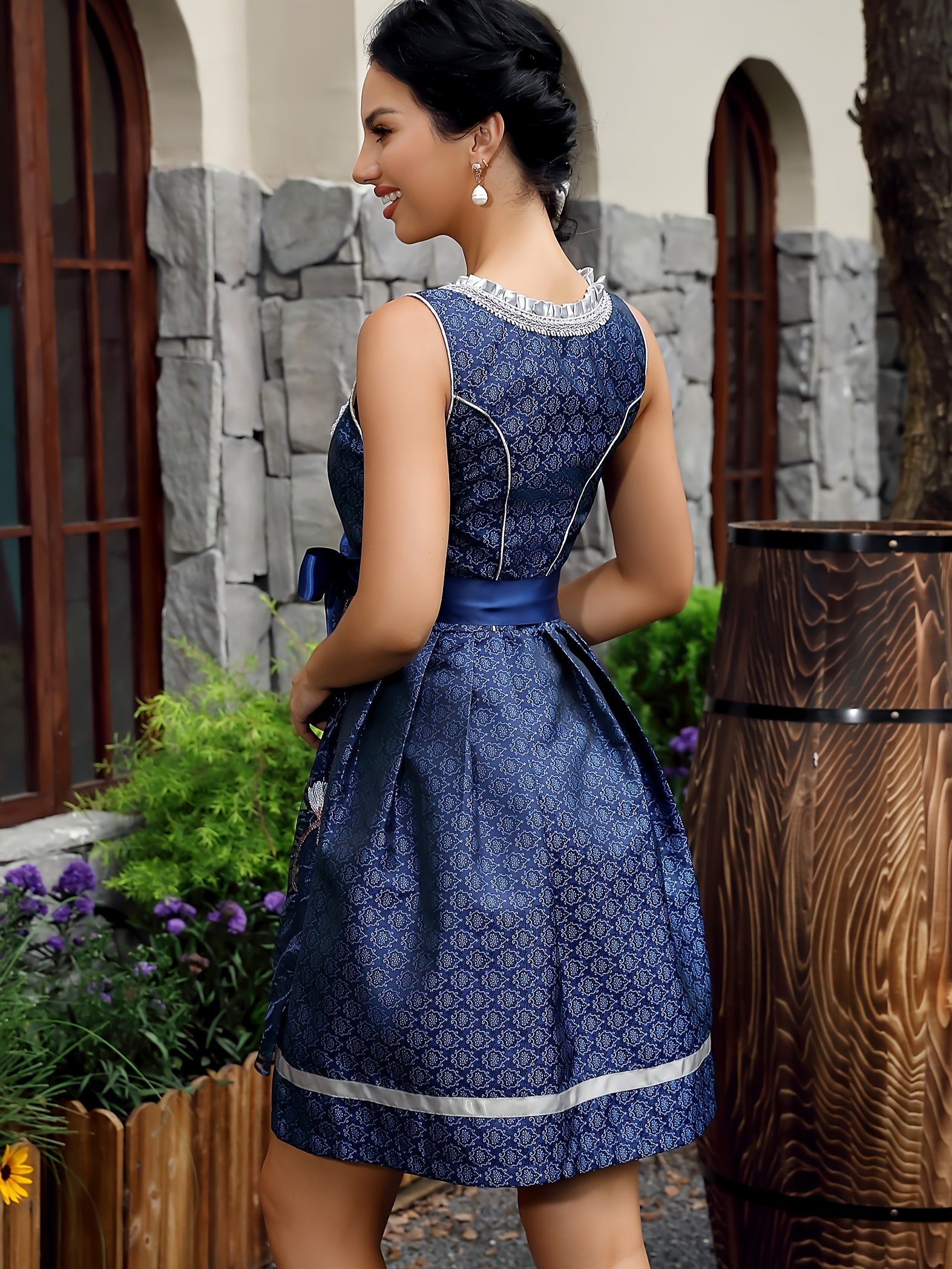 Women's Sleeveless Bavarian Dirndl Dress with Embroidered Apron for Oktoberfest
