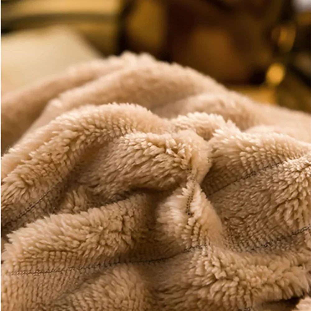Cozy Fleece Duvet Cover Set with Stylish Bedspread Design