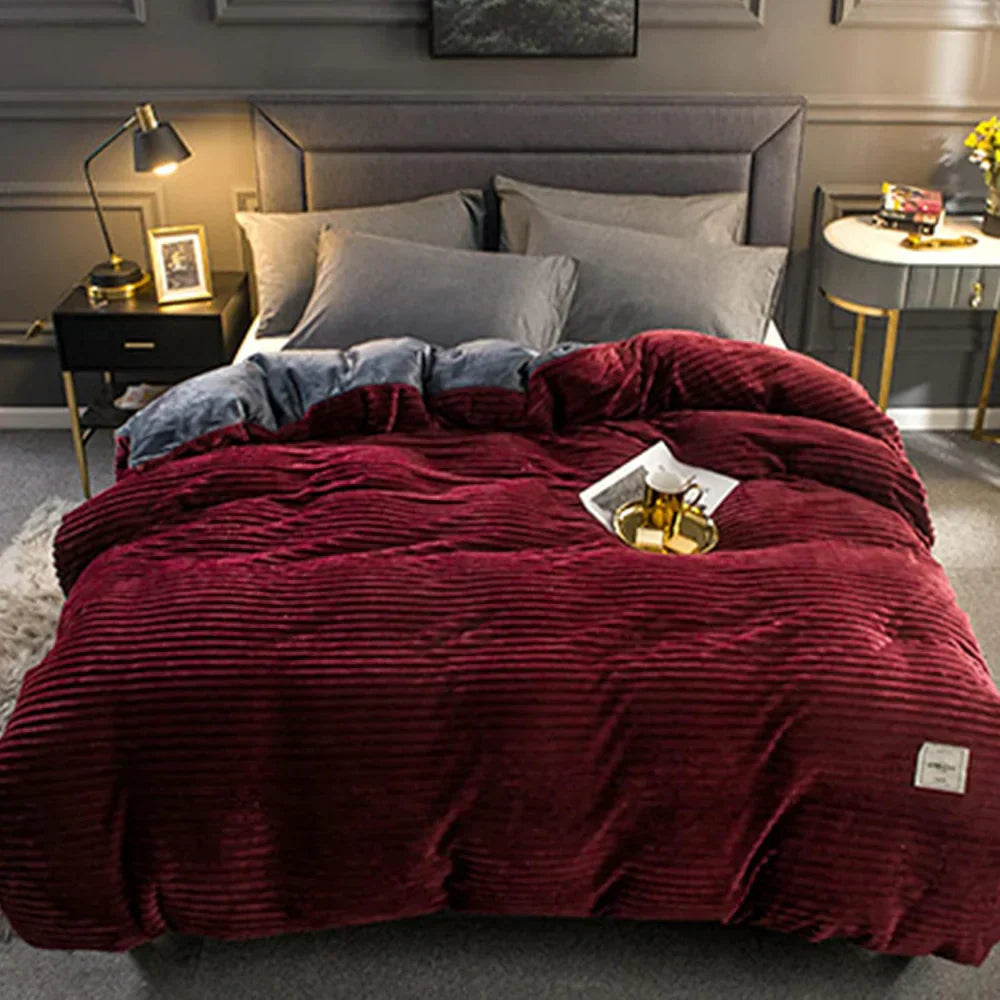 Cozy Fleece Duvet Cover Set with Stylish Bedspread Design