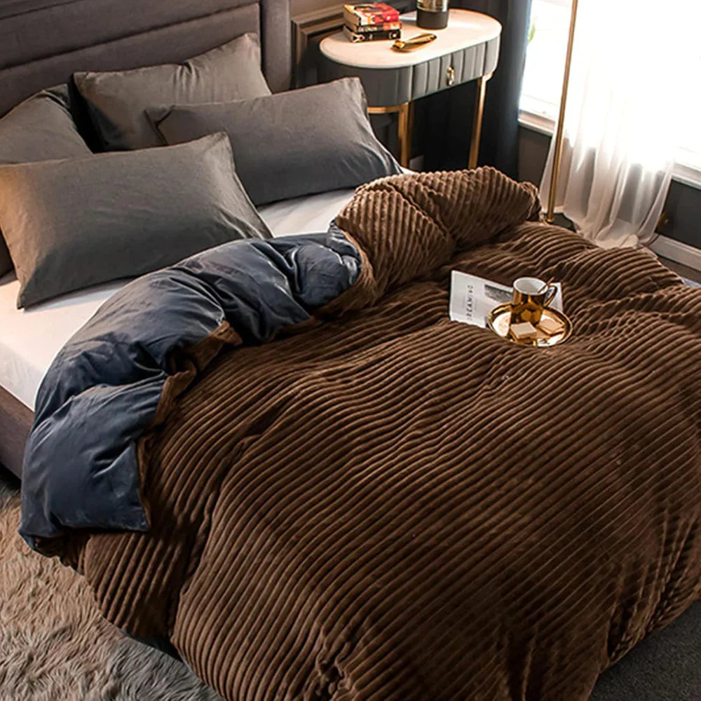 Cozy Fleece Duvet Cover Set with Stylish Bedspread Design
