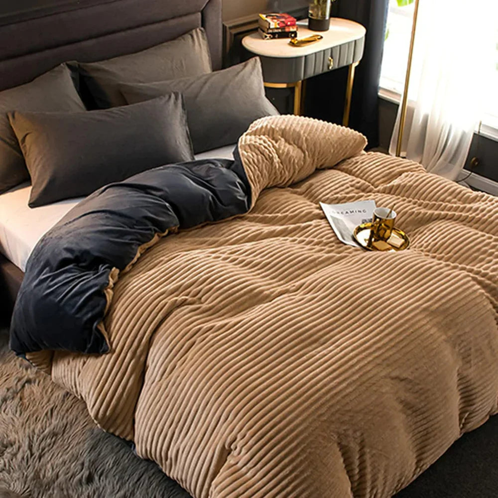 Cozy Fleece Duvet Cover Set with Stylish Bedspread Design