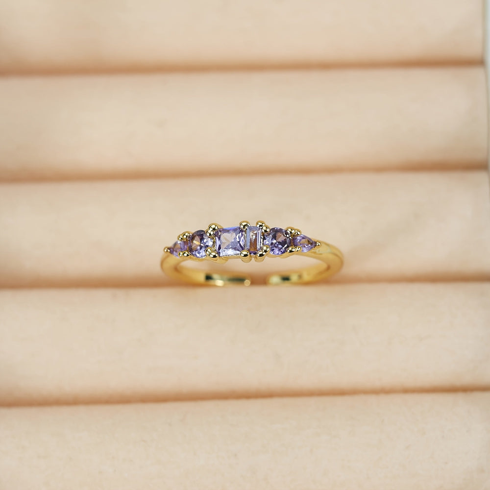 Stackable Elegance: Gold Ring Set with Dazzling Stones