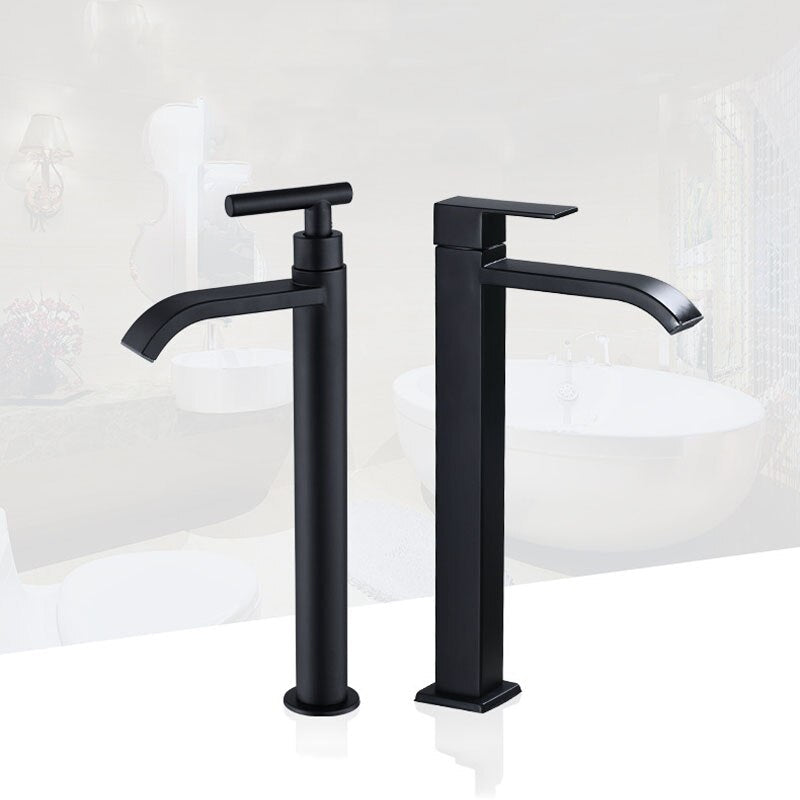 Tuckhub — Single-Handle Matte Black Bathroom Faucet with Durable Build