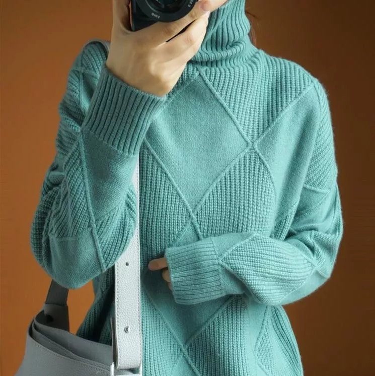 Women’s Oversized Knit Turtleneck Sweater | Loose Cashmere & Wool Blend | Hand-Cut Craftsmanship | Comfortable Fit