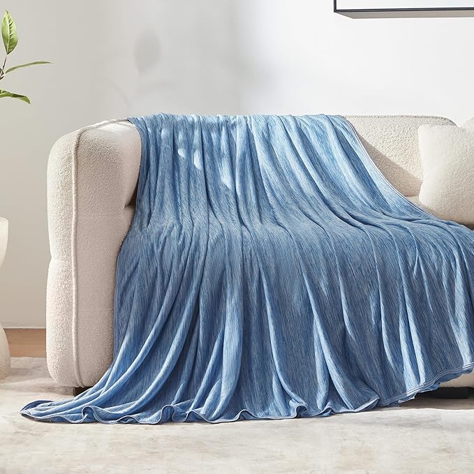 Lightweight Summer Blanket with Arc-Chill Technology for Hot Sleepers