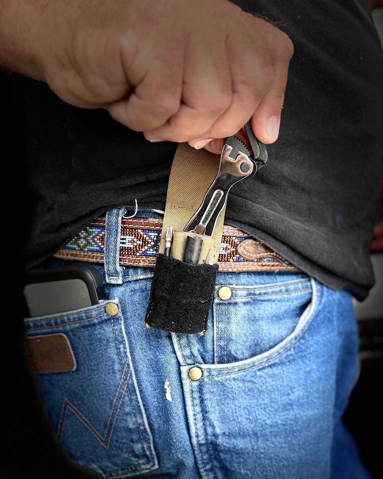 1/4-Inch Drive Ratchet Tool for Accessing Tight Areas
