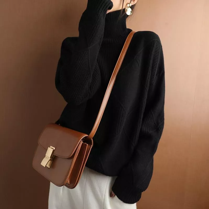 Women’s Oversized Knit Turtleneck Sweater | Loose Cashmere & Wool Blend | Hand-Cut Craftsmanship | Comfortable Fit