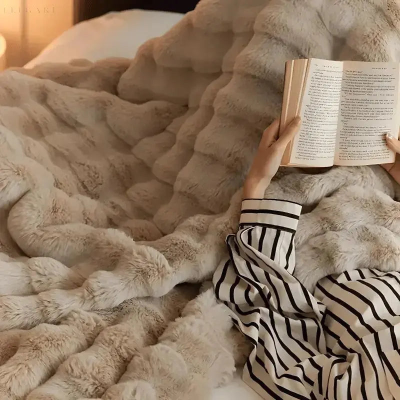 Cozy Throw Blanket | Anti-Pilling | Lightweight & Durable | Polyester Fleece