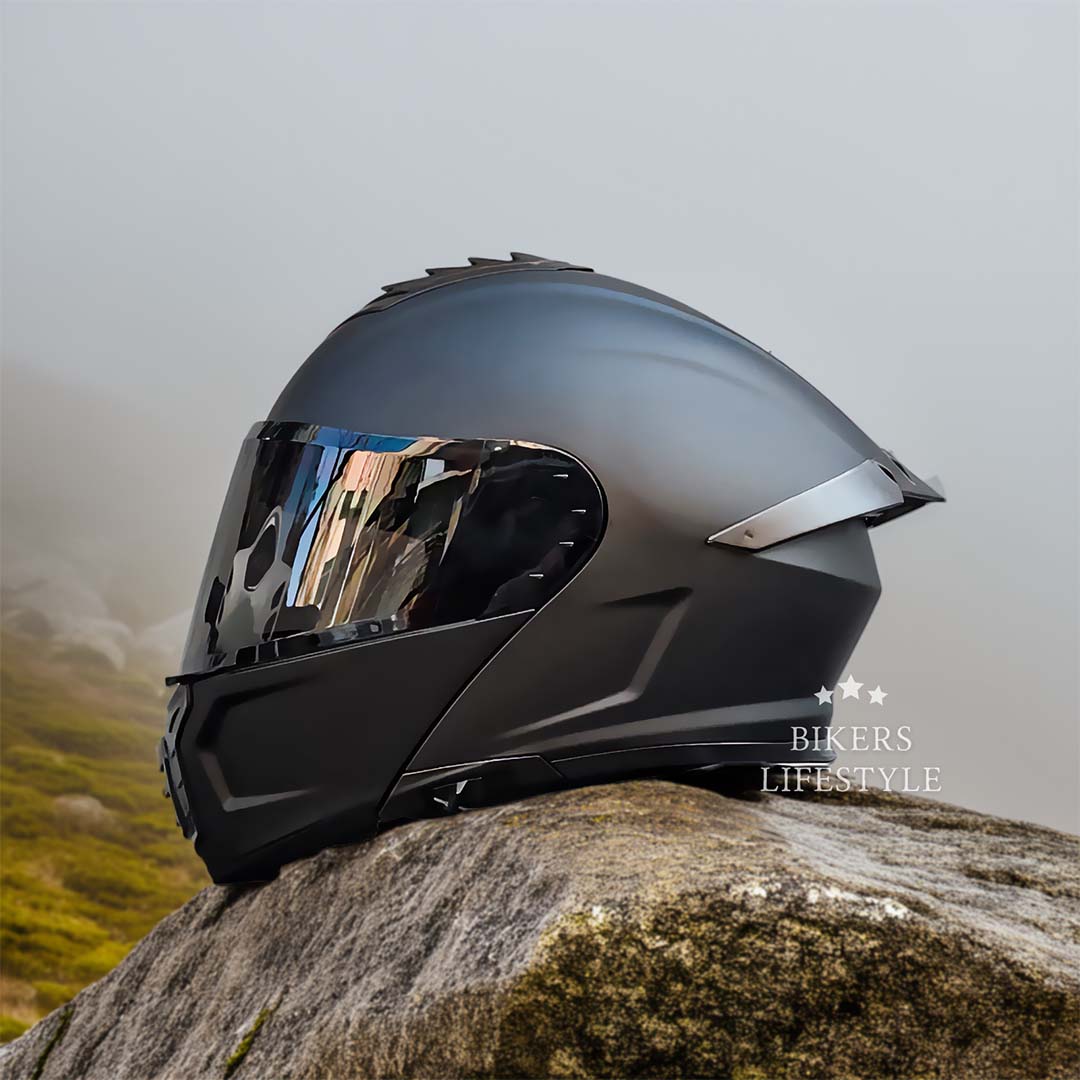 Motorcycle Helmet with Dual-Lens Design – Certified Safety & Comfortable Fit