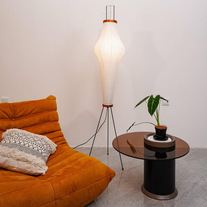 Taavita Floor Lamp - Elegant Minimalist Lighting for a Calming Atmosphere