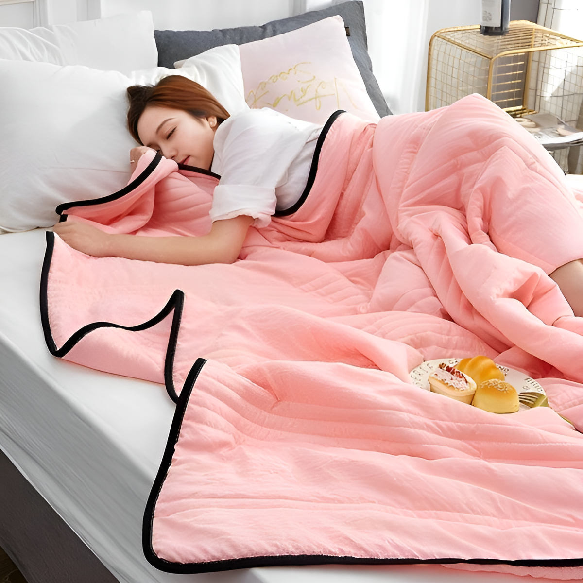 Lightweight Bamboo Blanket for Summer – Cooling and Breathable Bedspread