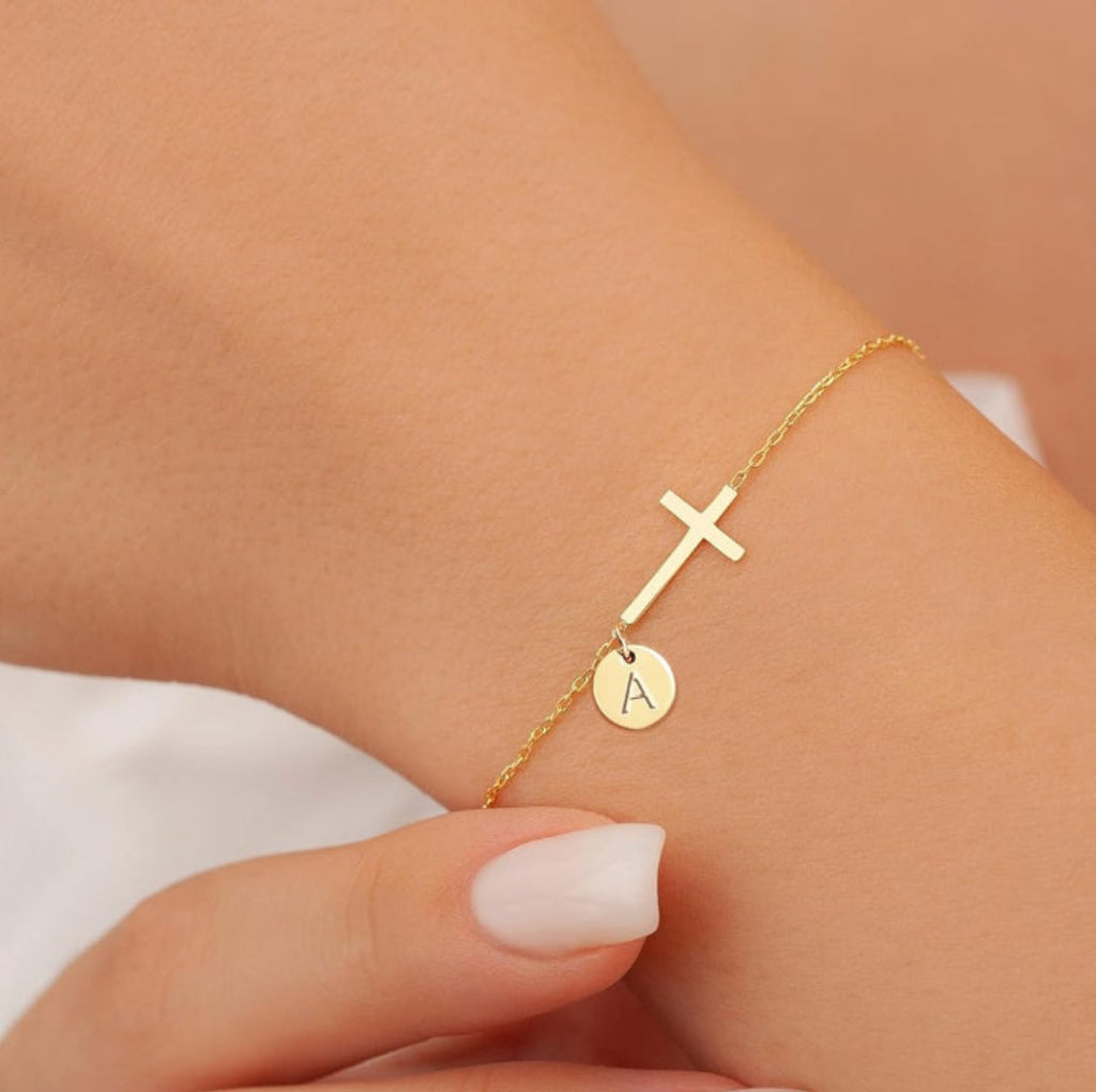 Customizable Cross Charm Bracelet with Adjustable Chain