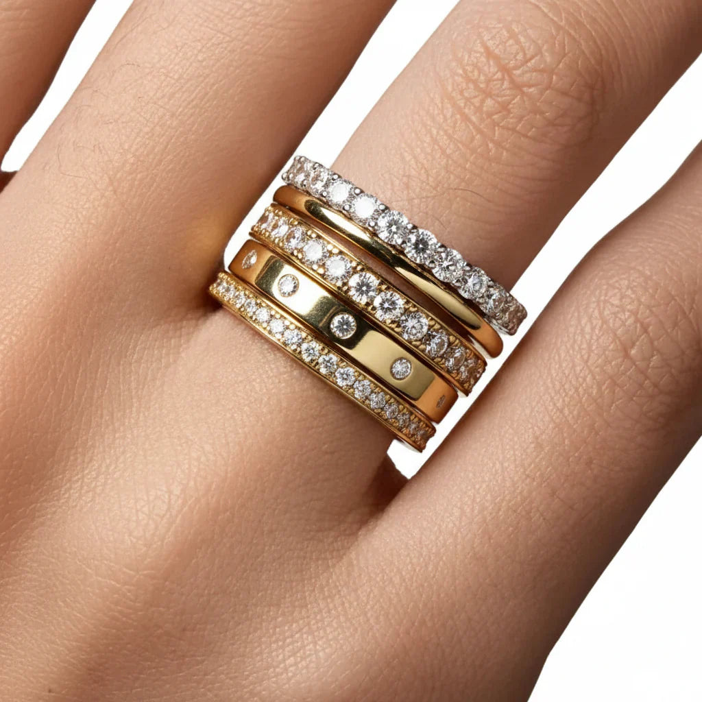 Everyday Elegance: Silver Ring with Sparkling Bead Design