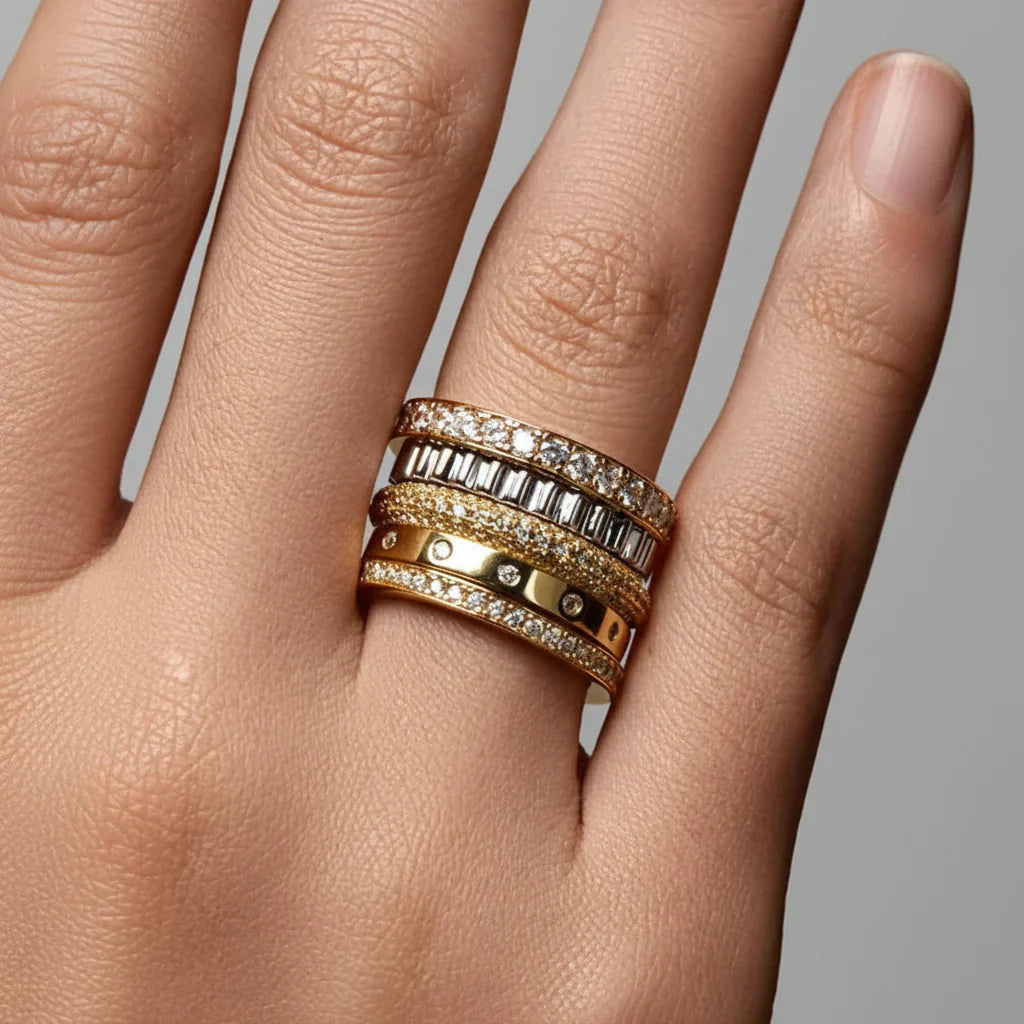 Everyday Elegance: Silver Ring with Sparkling Bead Design
