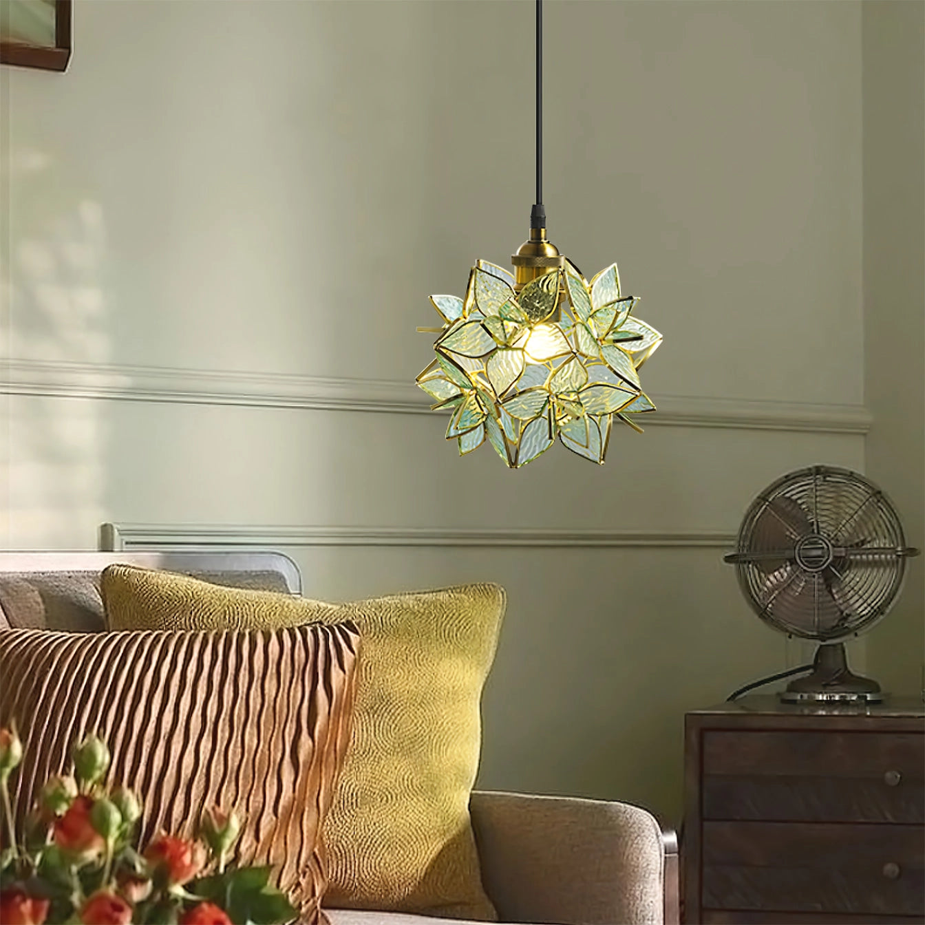 Luminous Seashell Pendant Light - Handcrafted Glow Fixture