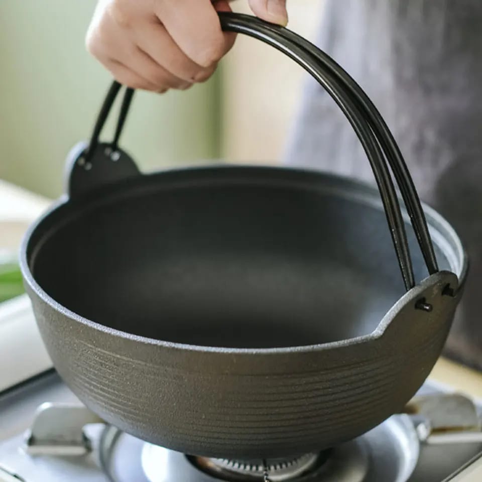 Flat-Bottomed Cast Iron Stir Fry Pan with Wooden Lid for Healthy Cooking