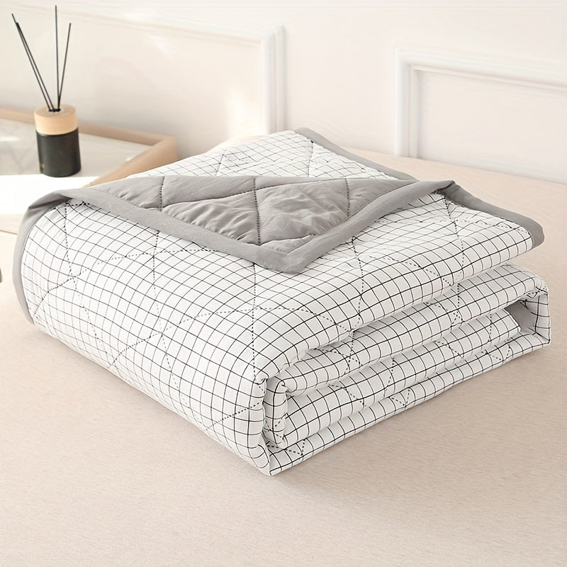 Lightweight Cooling Blanket in Chic Plaid | Breathable for Warm Nights