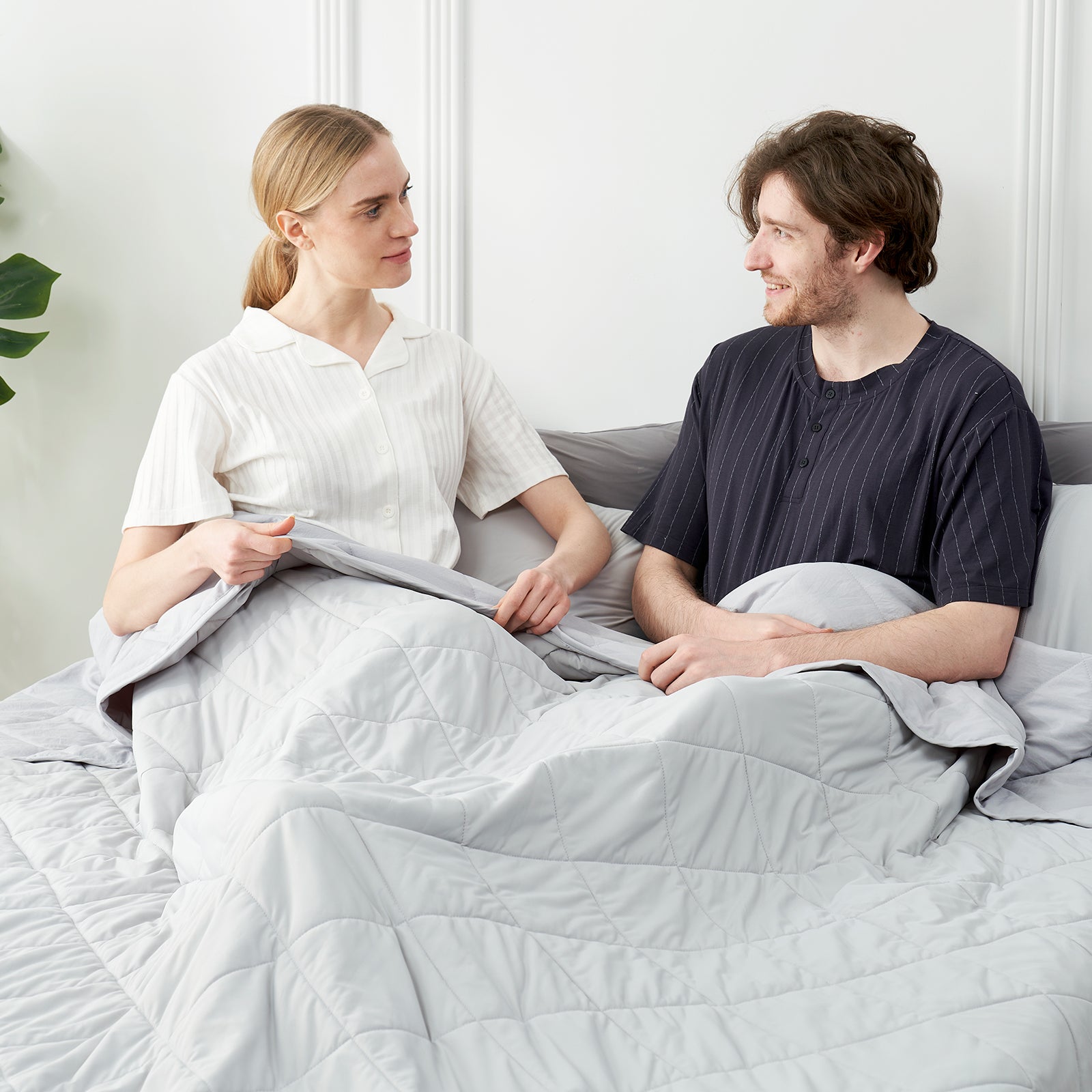 Cooling Bed Blanket with Advanced Japanese Fabric – Dual-Sided for Warm Sleepers