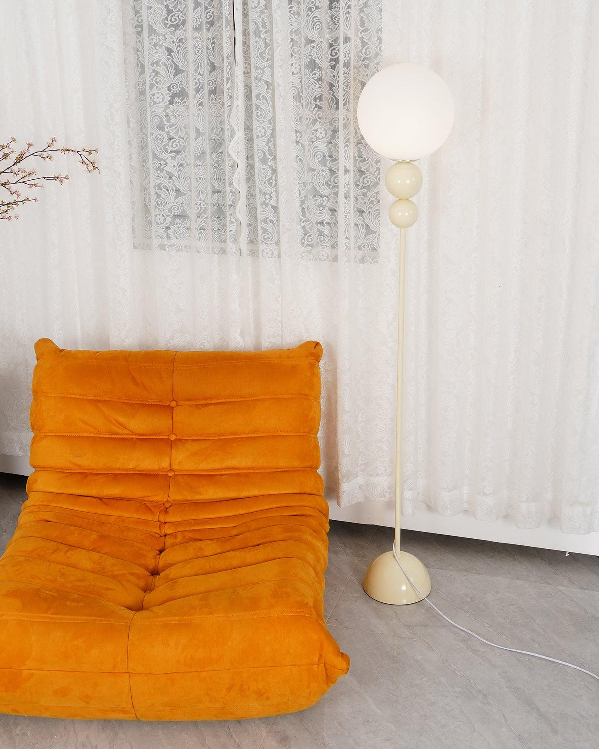 Sophisticated Stand Lamp – Sleek Metal & Glass Design