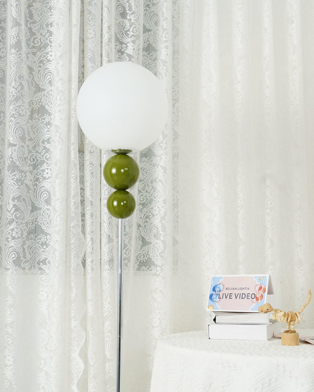 Sophisticated Stand Lamp – Sleek Metal & Glass Design