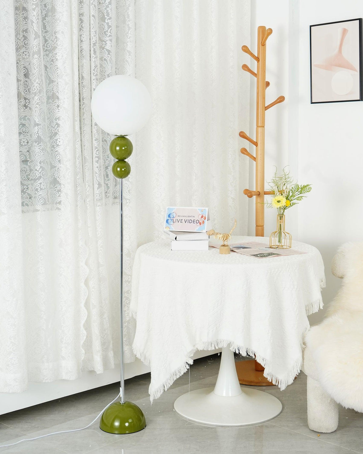 Sophisticated Stand Lamp – Sleek Metal & Glass Design